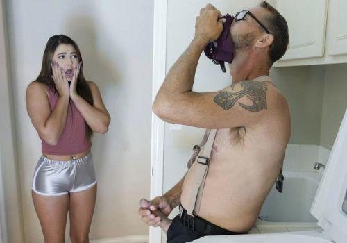 Cha Dượng Say Đắm Hương Đồ Lót Con Riêng, Thủ Dâm Cuồng Nhiệt