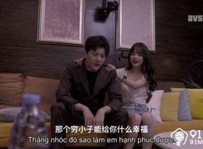 Mỹ nhân showbiz bán thân cho đại gia, phản bội chàng trai nghèo để nổi tiếng